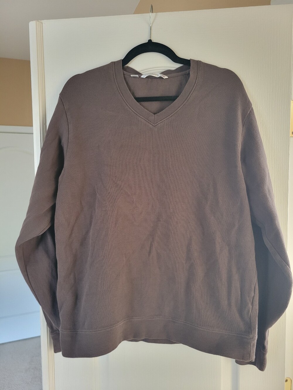 Cutter & Buck Mens V-Neck Sweatshirt Size M Brown Cotton Pullover Fall Cozy
